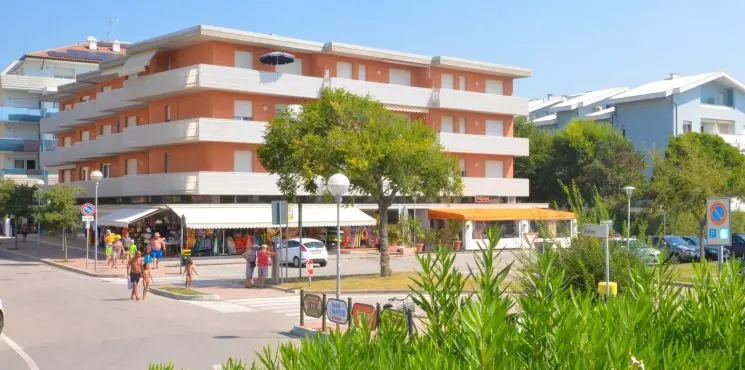 Anna apartmanház/ Lido dei Pini