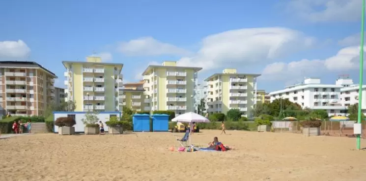 Frontemare apartmanházak/ Lido dei Pini_0