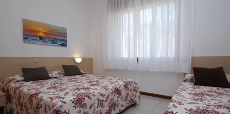 Lara apartmanház/ Pineta_1