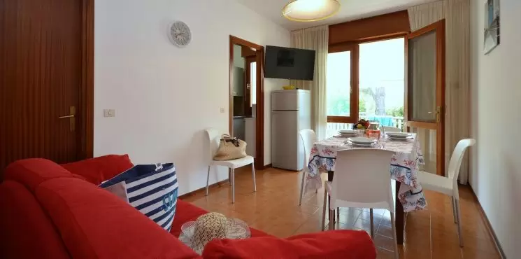 Panda apartmanház/ Pineda_1