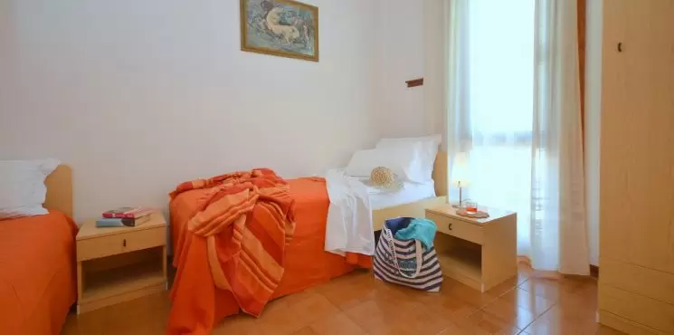 Panda apartmanház/ Pineda_2