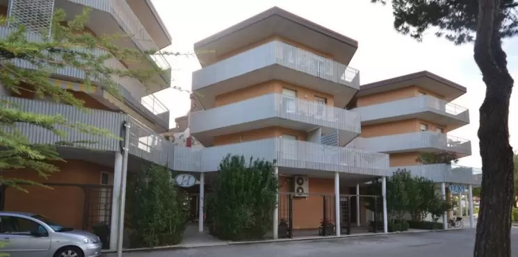 Piazzale Pò apartmanházak/ Spiaggia_1
