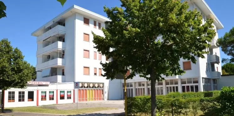 Pineda Beach apartmanházak_0